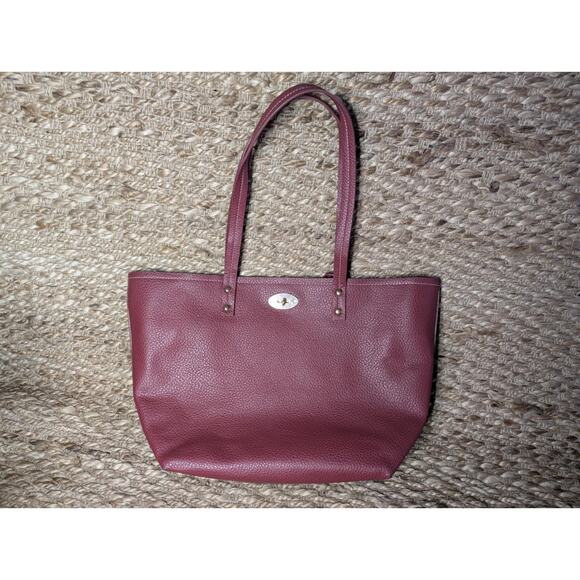 BCBG Paris Red Pebbled Faux Leather Open Shoulder Tote Bag & Crossbody Bag - Picture 4 of 16